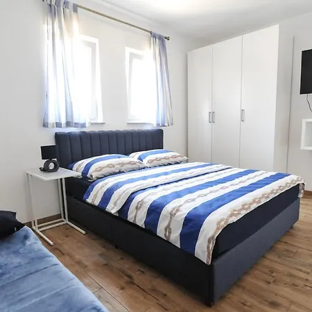 Apartmani Rebecca Vir Exterior photo